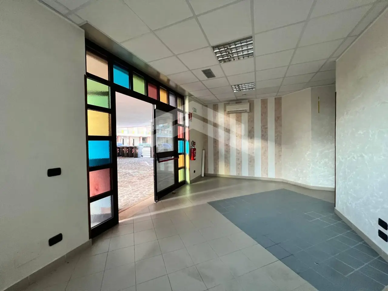 Negozio in Via Campania, Campobasso, {3} - Foto 1