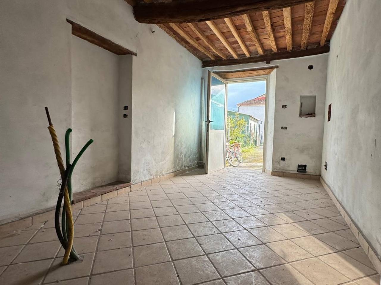 casa indipendente in vendita a Lucca in zona zona San Vito