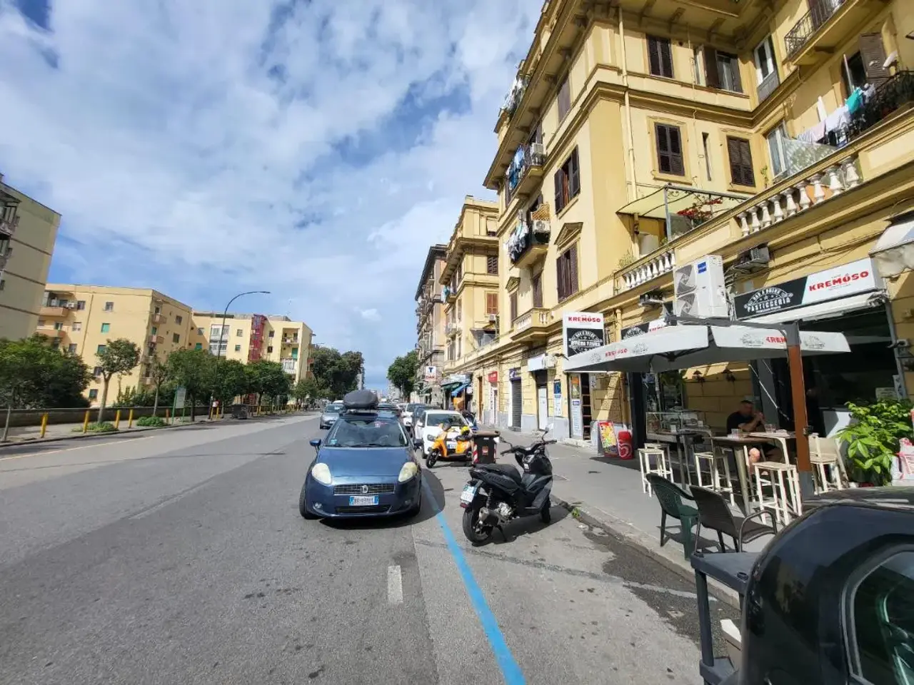 Negozio in Via Giulio Cesare 134, Napoli, {3} - Foto 1
