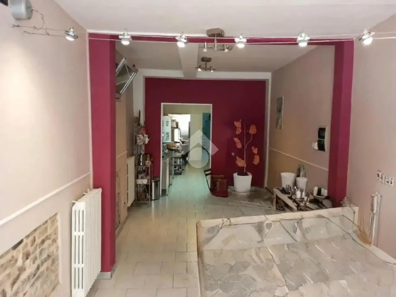 Negozio in Str. Nino Bixio 139, Parma, {3} - Foto 2