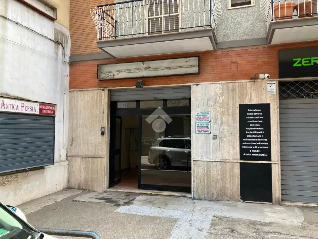 Negozio in Via Vittime Civili 9, Foggia, {3} - Foto 1