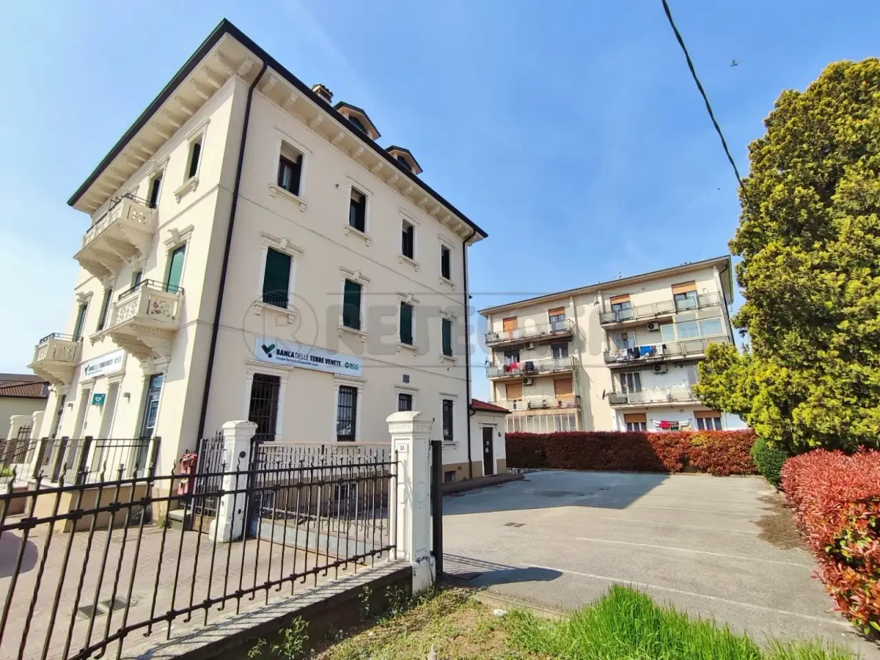 Parcheggio chiuso in , Sarego, {3} - Foto 1
