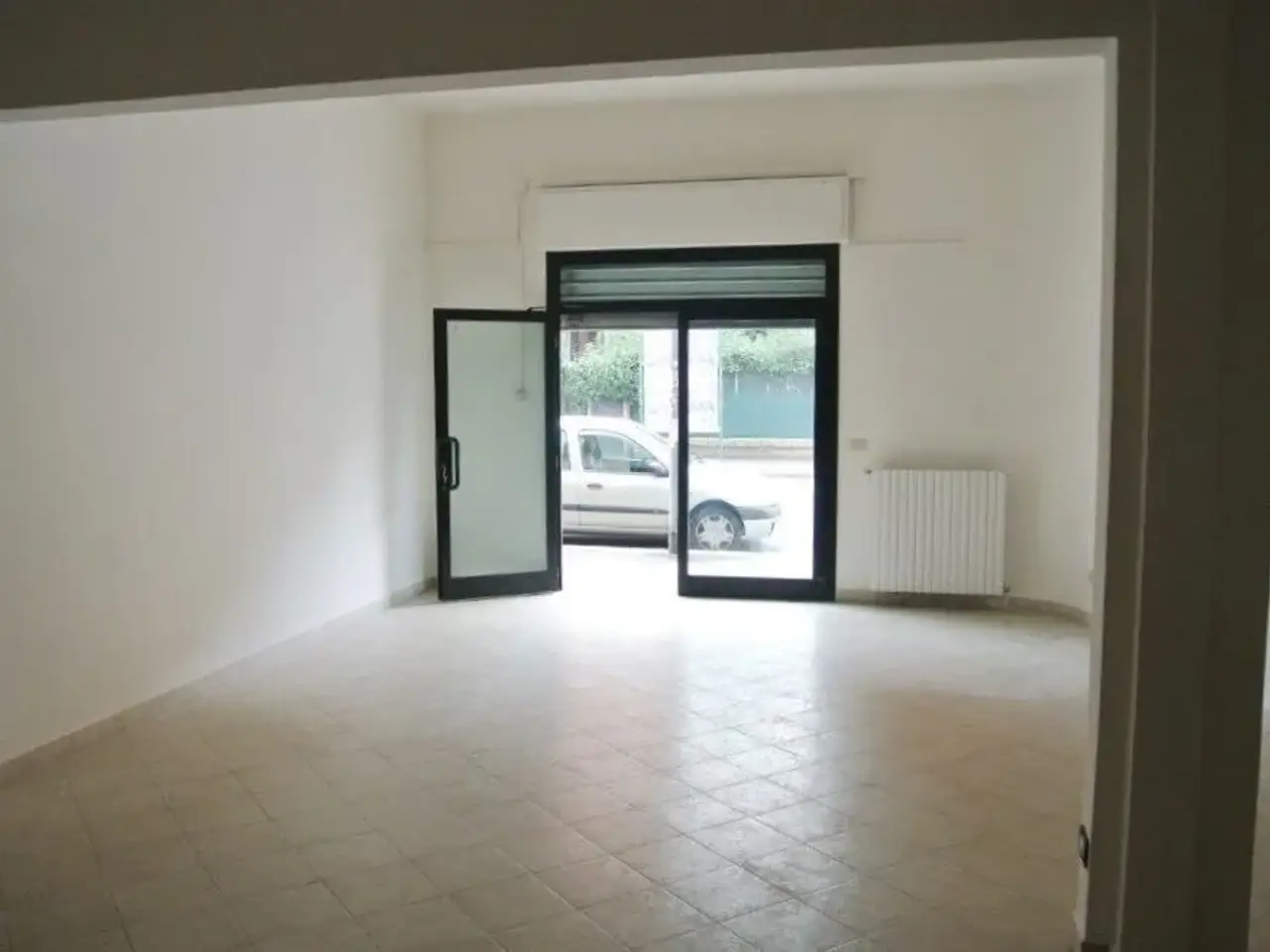 Palazzina commerciale in Via Porrettana, Bologna, {3} - Foto 1