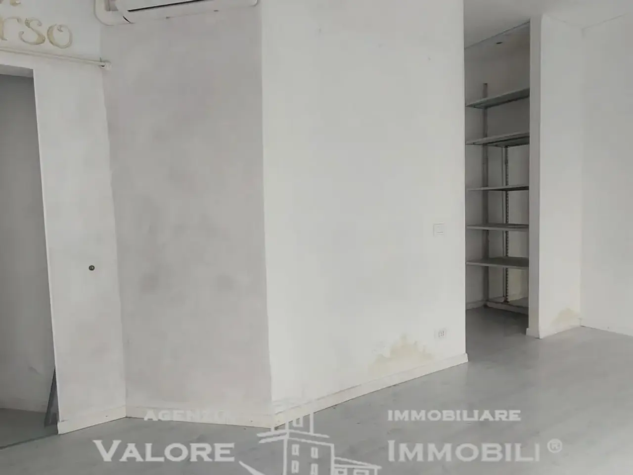 Negozio in Piazza Cavour, Livorno, {3} - Foto 1