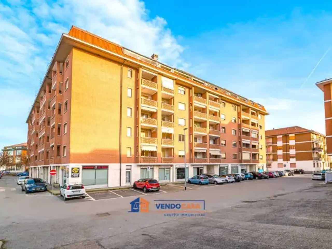 Negozio in Via Giuseppe Bucci 28, Carmagnola, {3} - Foto 2