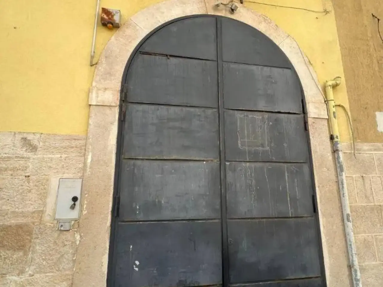 Negozio in Via Crocifisso, Giovinazzo, {3} - Foto 1