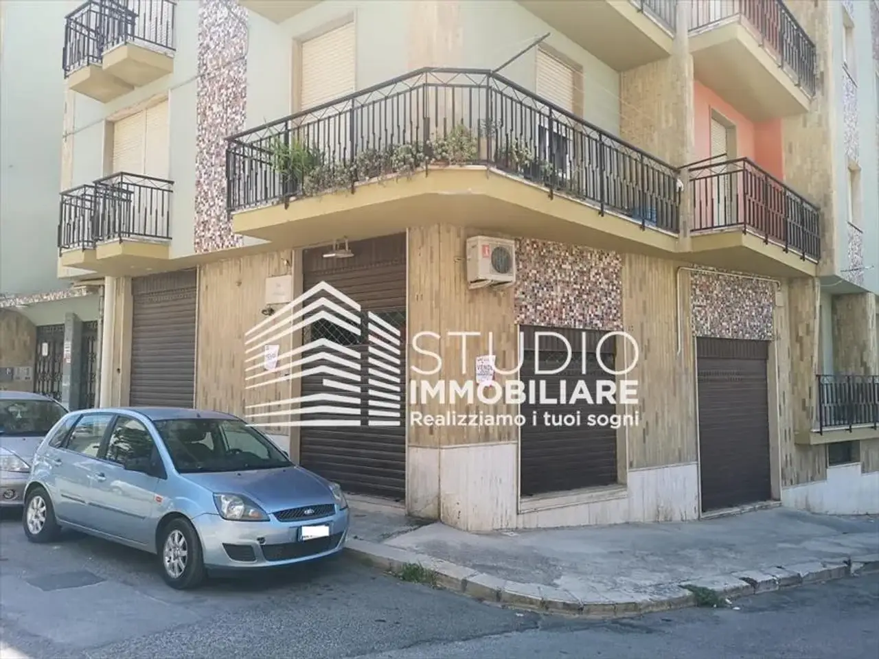 Locale commerciale in , Ruvo Di Puglia, {3} - Foto 1