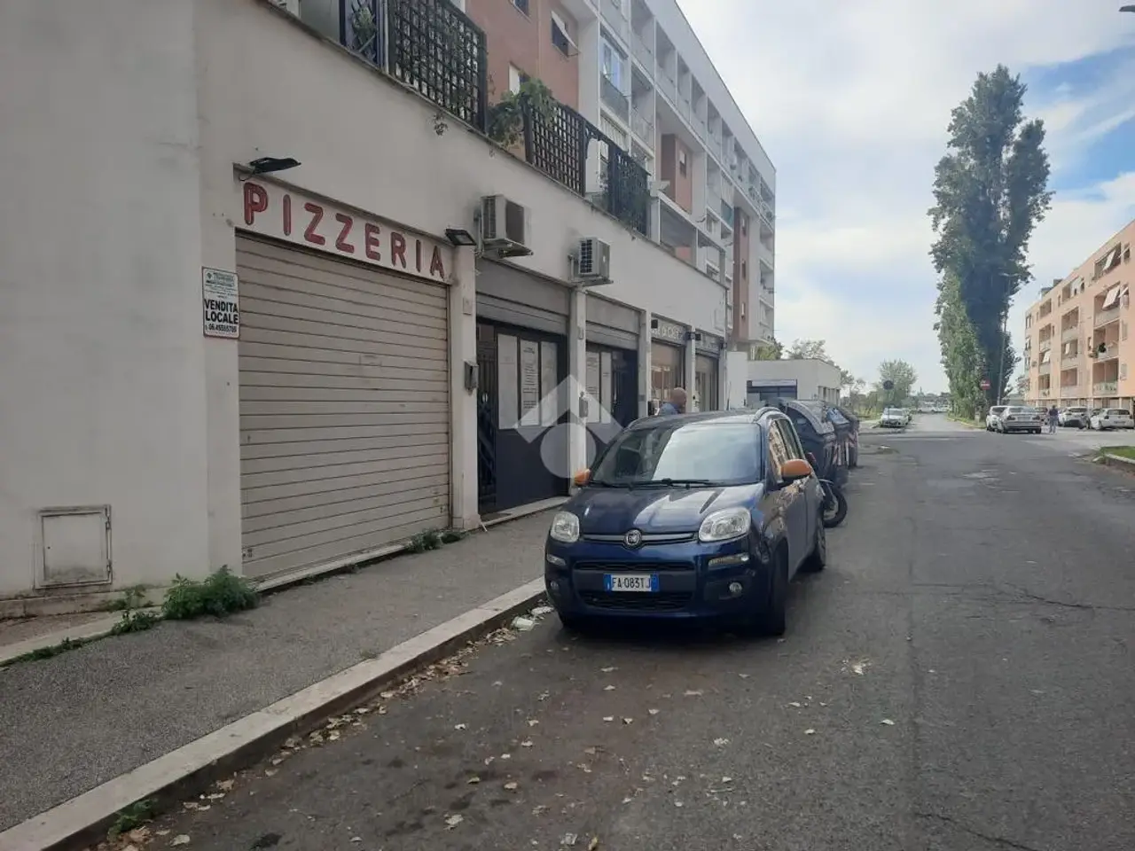 Negozio in Via Enrico Jovane 56, Roma, {3} - Foto 1