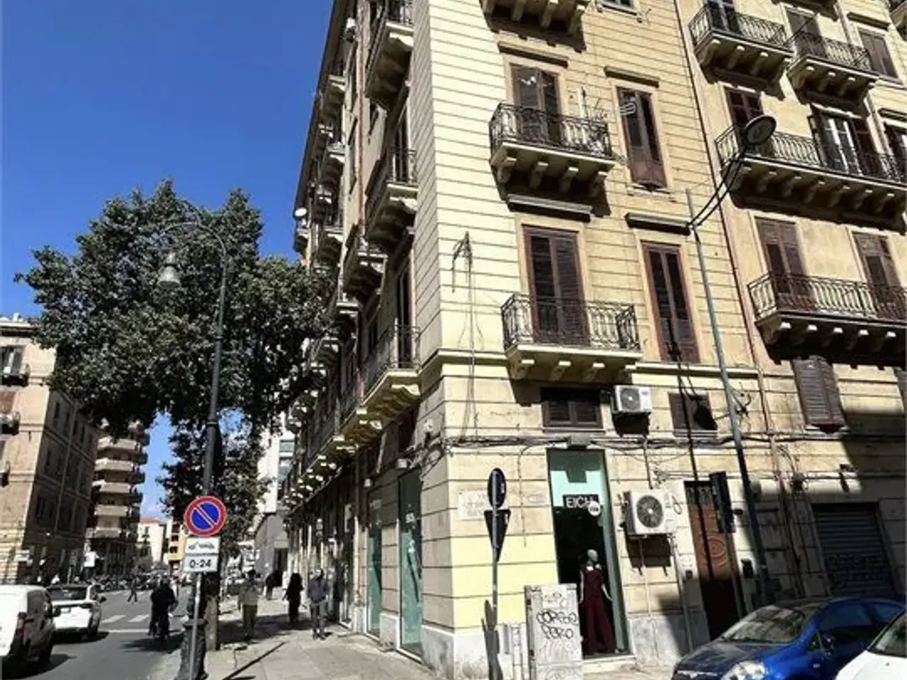 Negozio in Via Ammiraglio Gravina 83, Palermo, {3} - Foto 2