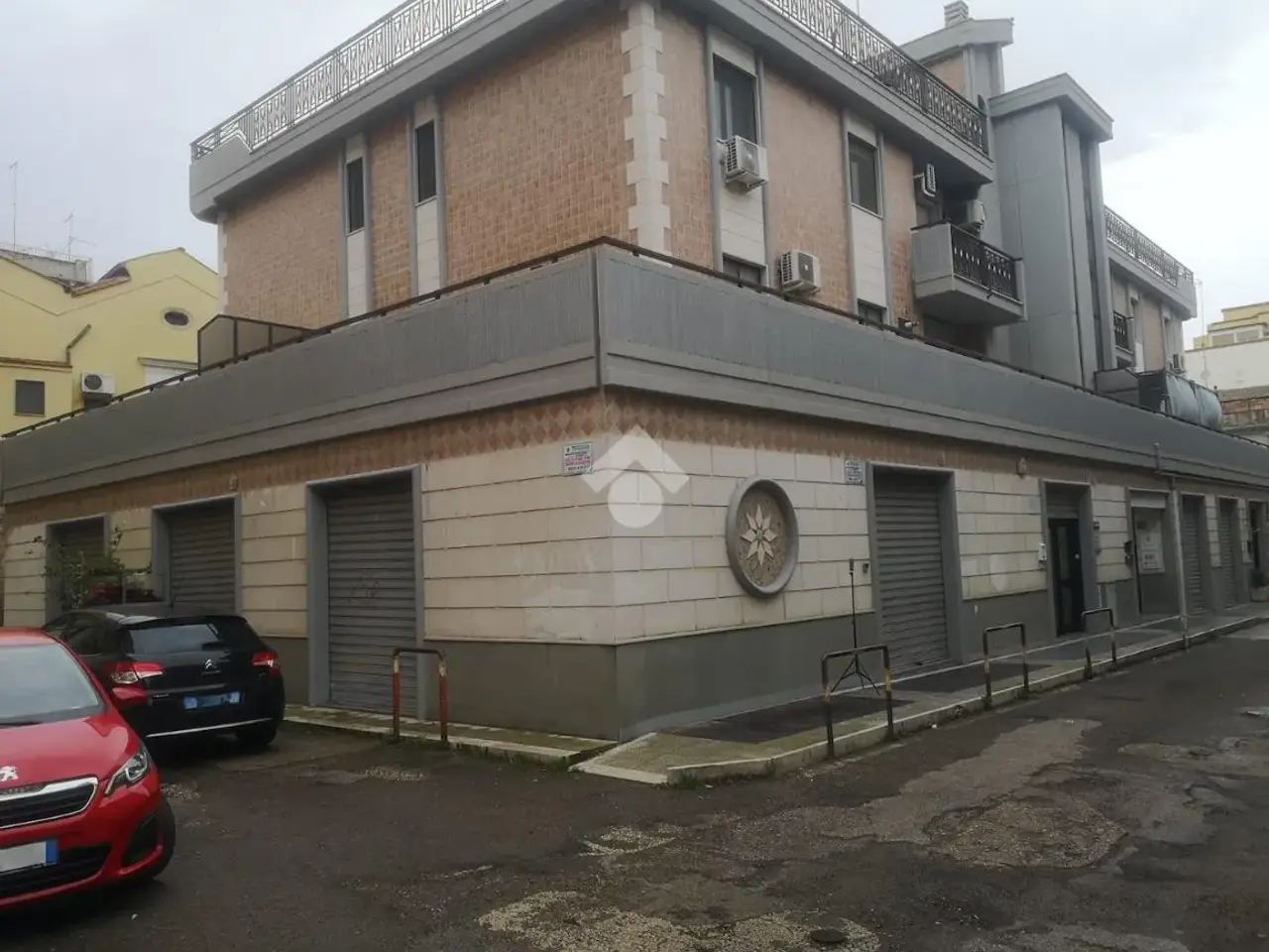 Negozio in Via Ginnetto N° 1/a/B ; Via Saseo N° 9 ; Vico Fornello N° 2 1, Foggia, {3} - Foto 1