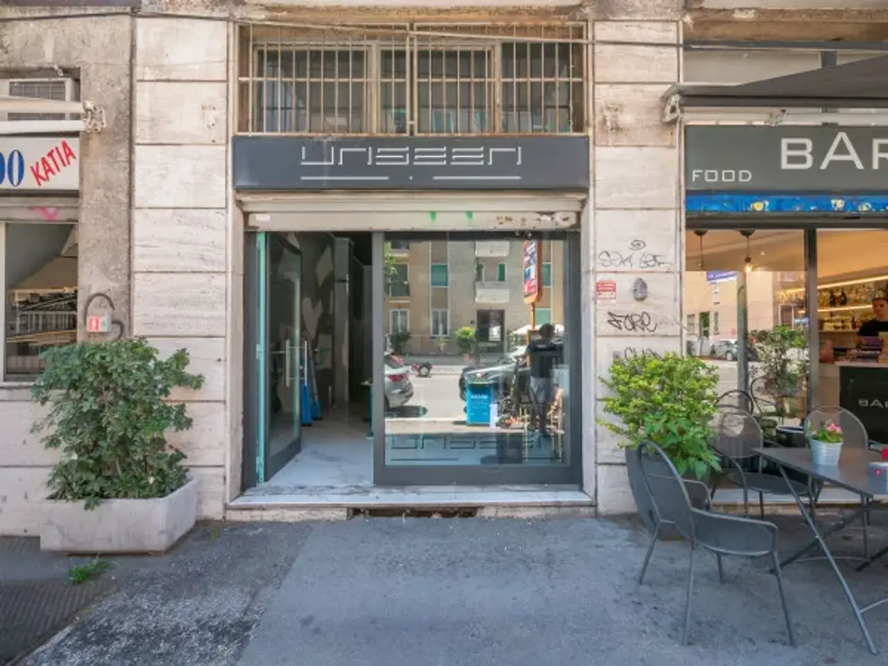 Negozio in Via Ronchi 13, Milano, {3} - Foto 2