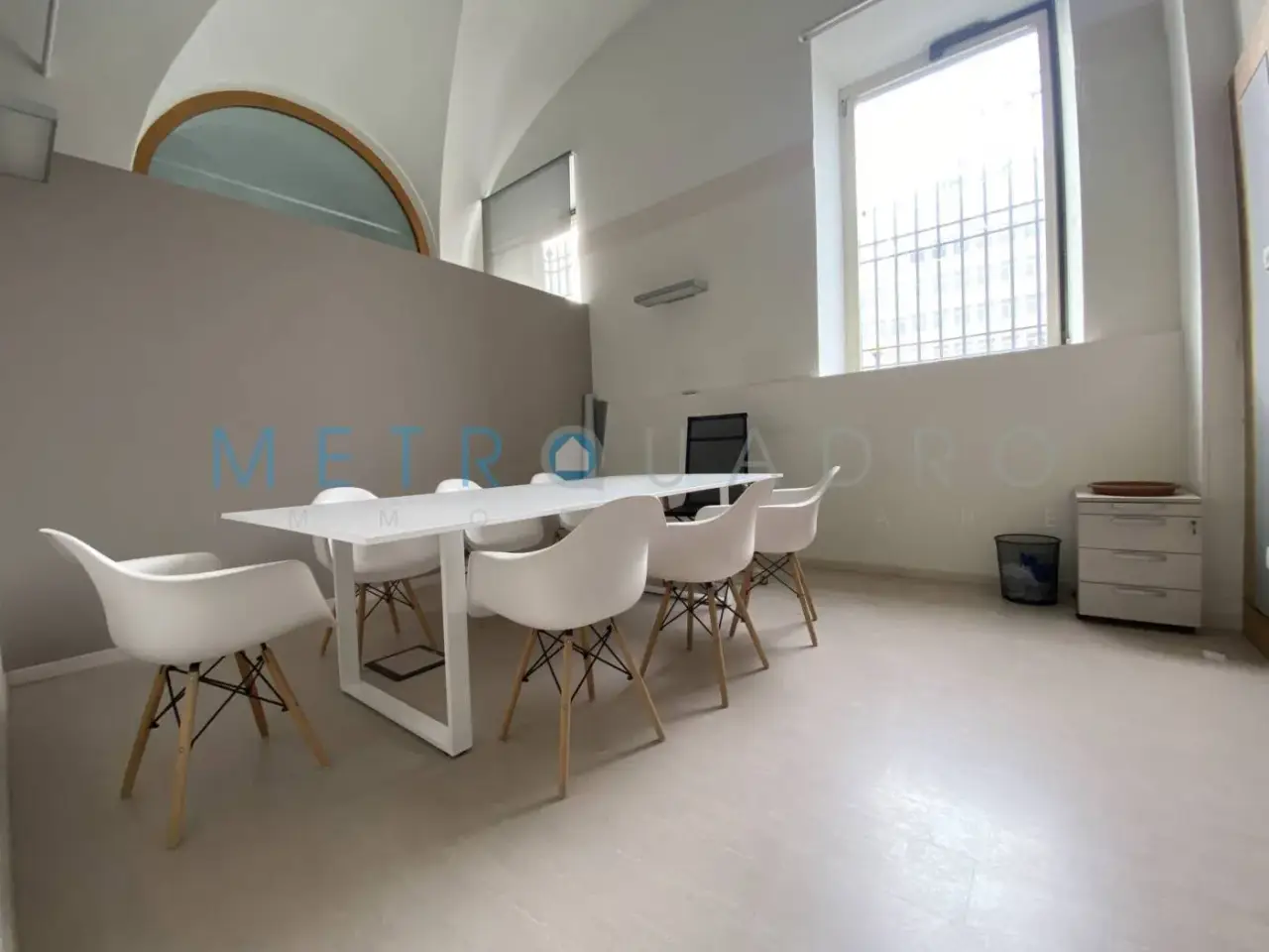 Ufficio condiviso in Piazza Camillo Benso di Cavour, Livorno, {3} - Foto 1
