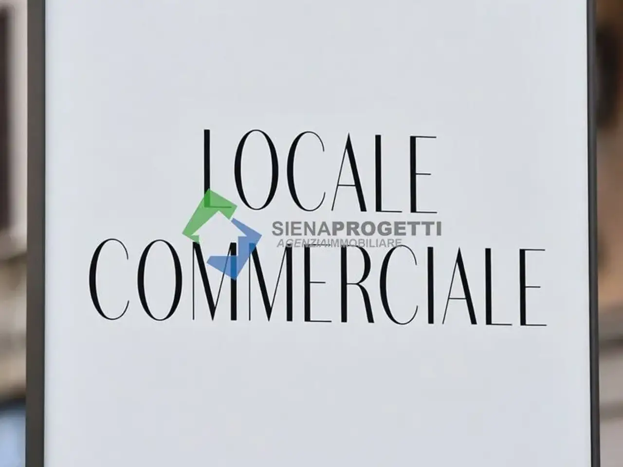 Locale commerciale in Via Camollia, Siena, {3} - Foto 1