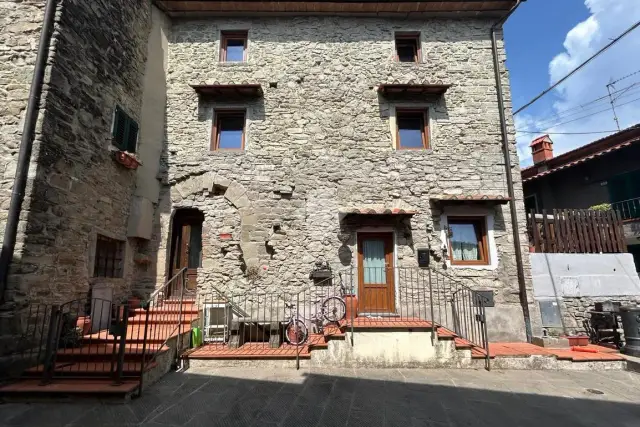 Casa indipendente in Via Castel di Cireglio 77, Pistoia - Foto 1