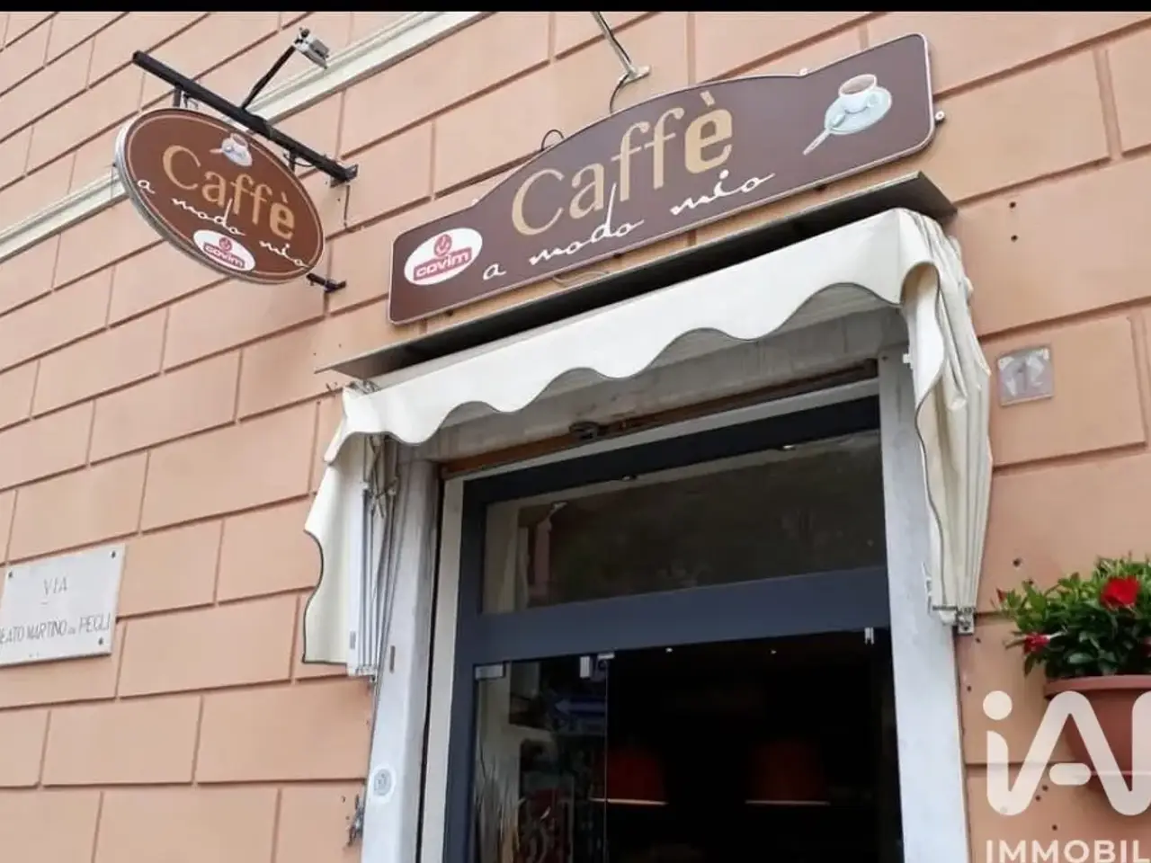 Esercizio commerciale in Via Beato Martino da Pegli, Genova, {3} - Foto 1