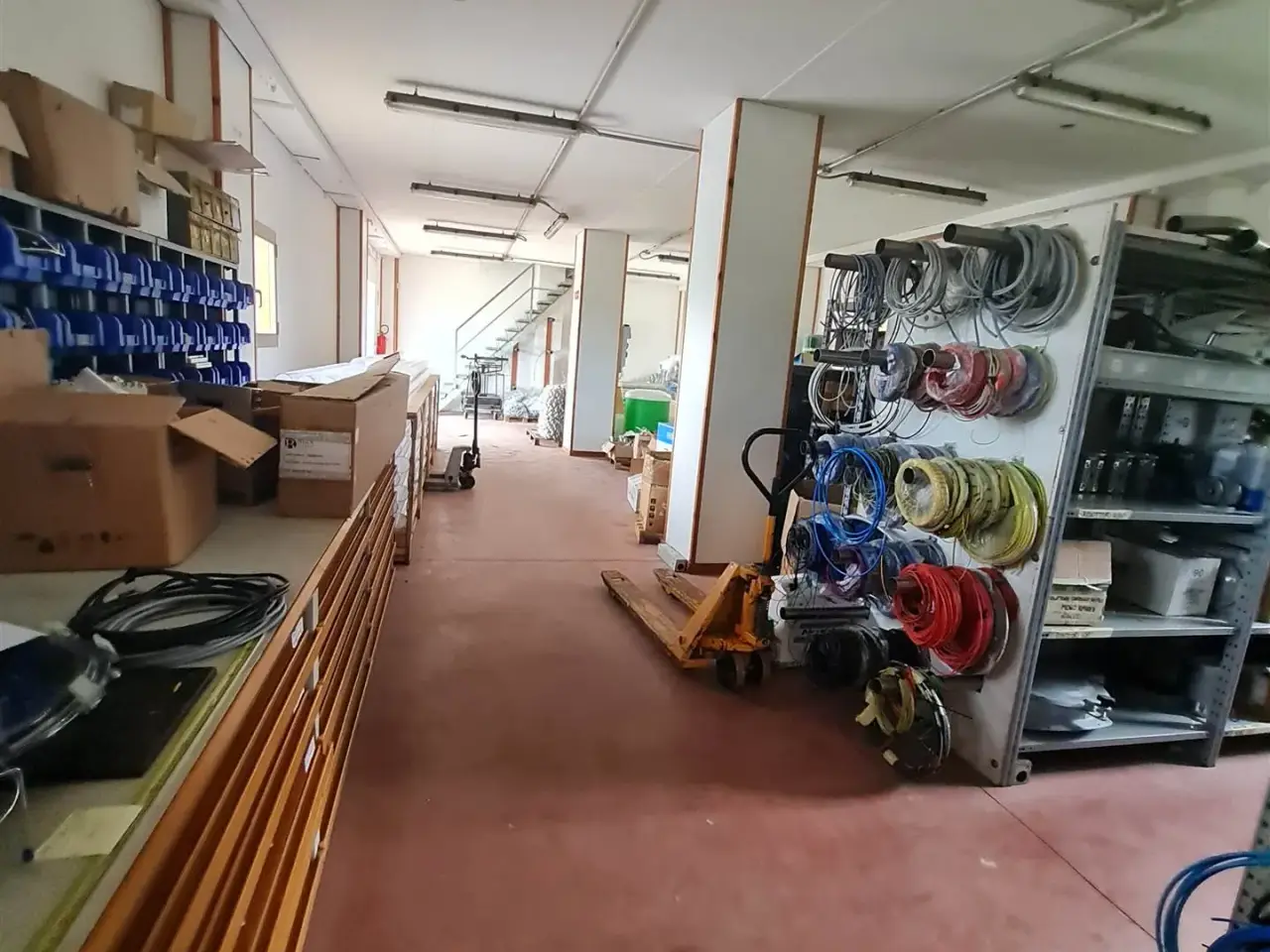 Laboratorio in  Rossano Veneto, Rossano Veneto, {3} - Foto 2