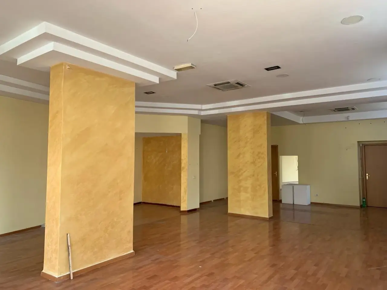 Locale commerciale in Via Erennio Ponzio , Isernia 86170 Isernia, Isernia, {3} - Foto 1