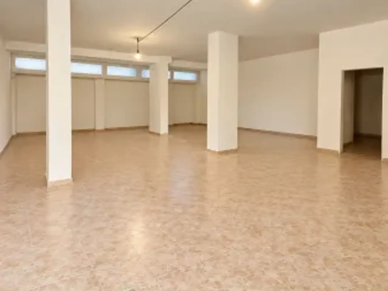 Negozio in Via Isonzo 36, Marigliano, {3} - Foto 2