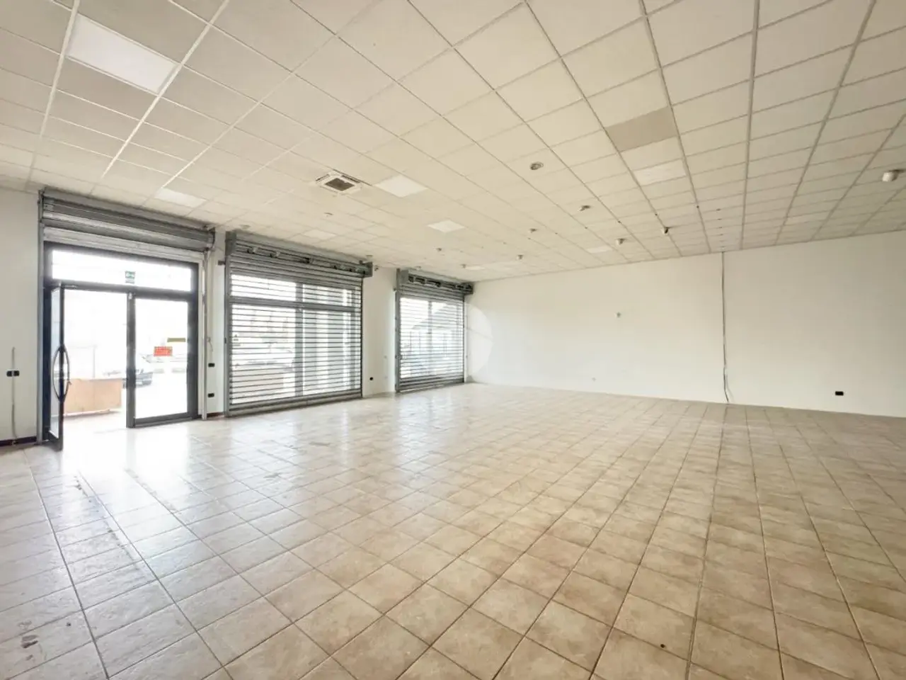 Negozio in Via Caduti del Lavoro, Cazzago San Martino, {3} - Foto 1