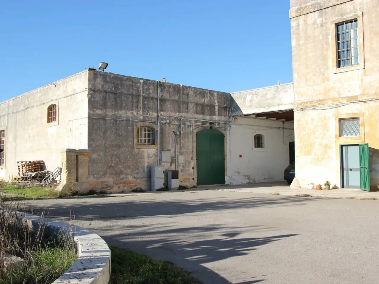 Capannone in Via Enzo Ferrari 2, Lecce, {3} - Foto 1