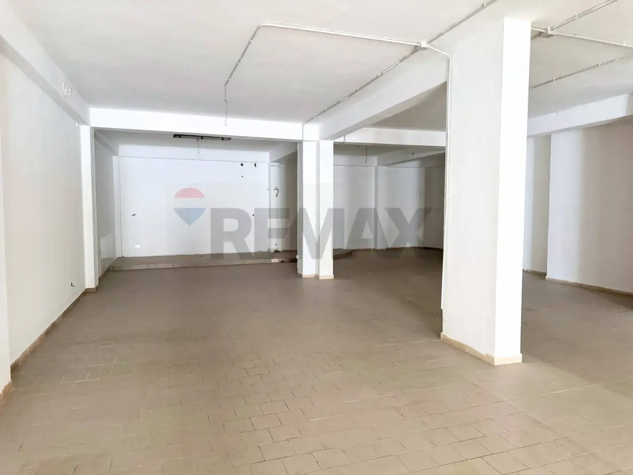 Negozio in Viale Cristoforo Colombo 24, Foggia, {3} - Foto 2