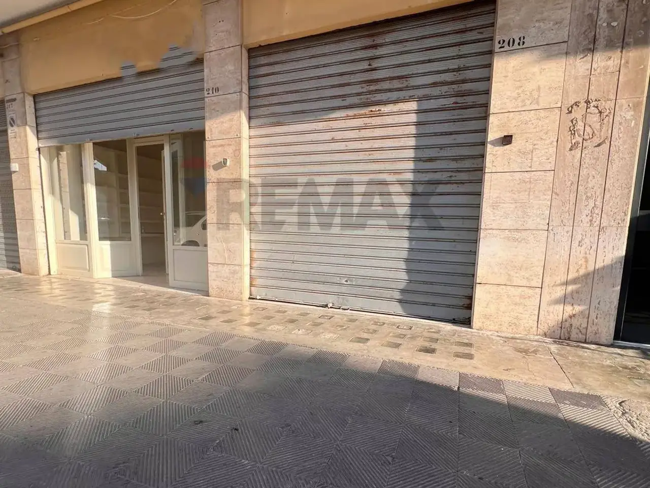 Negozio in , Triggiano, {3} - Foto 1