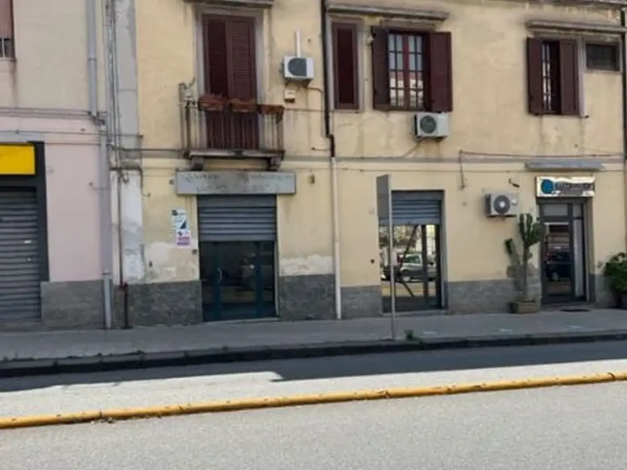 Locale commerciale in Via Catania 27, Messina, {3} - Foto 1