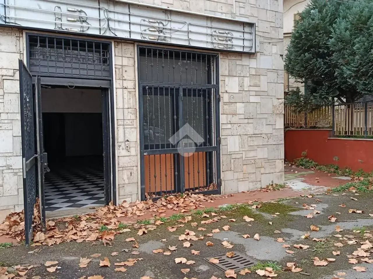 Negozio in Via Alcide De Gasperi, Alatri, {3} - Foto 1