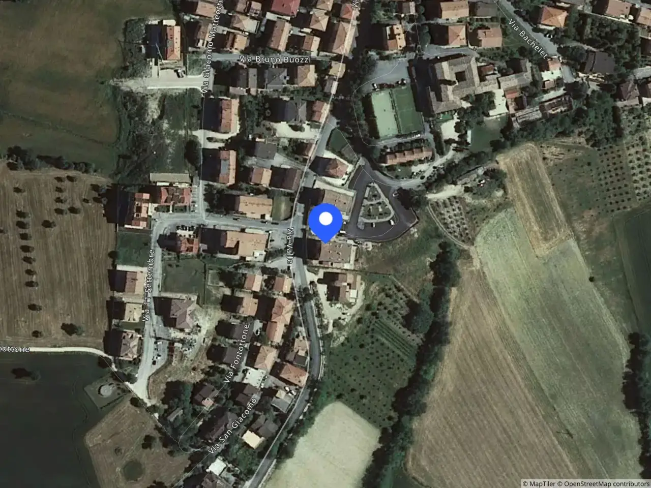 Garage in Via Jesse Owens 10 10, Monte San Giusto, {3} - Foto 2