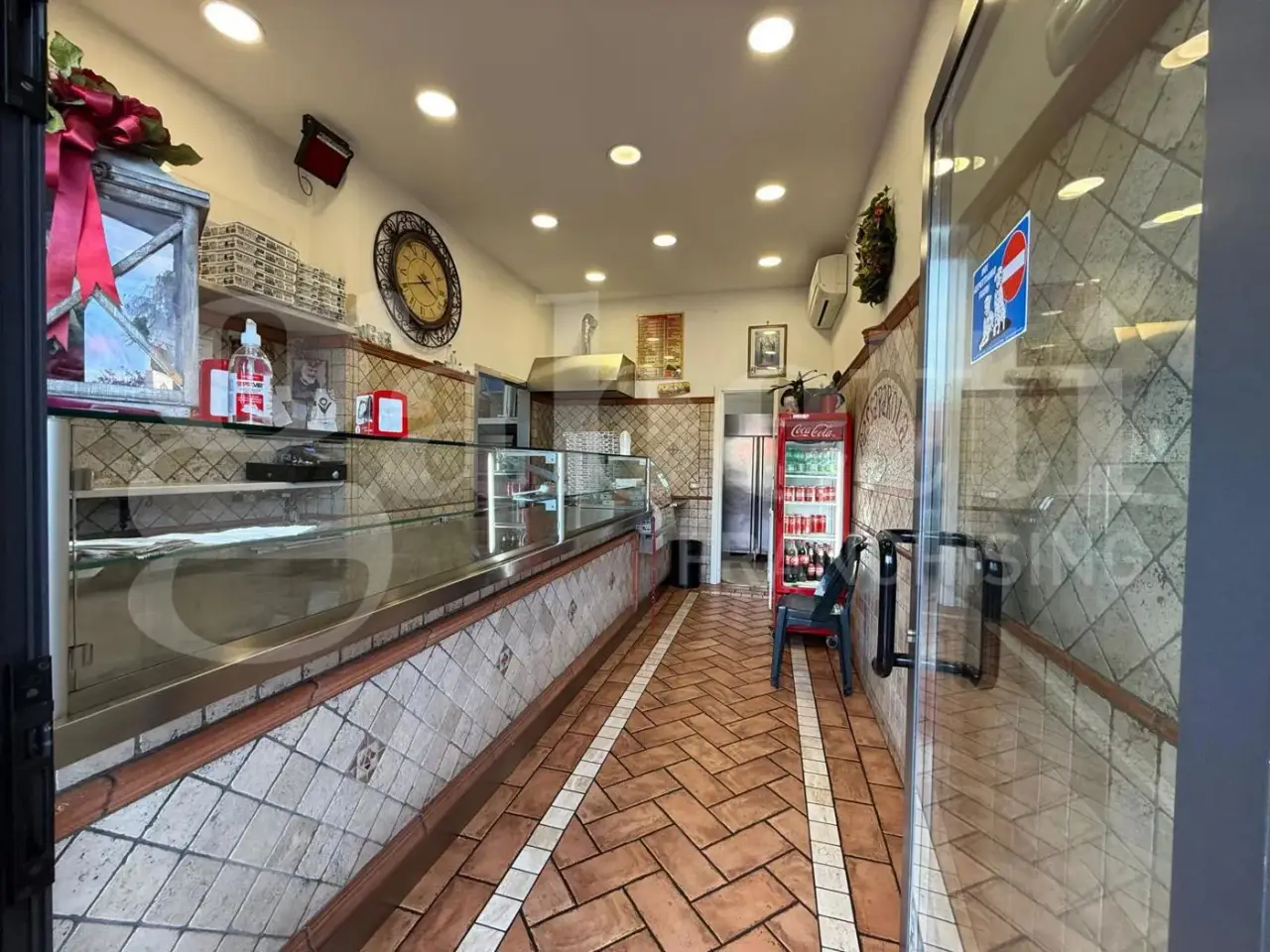 Negozio in Via Santa Maria 160, Nettuno, {3} - Foto 1