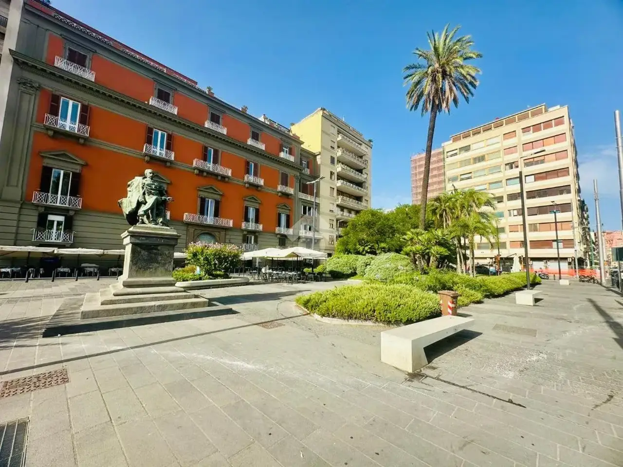 Negozio in Riviera di Chiaia, Napoli, {3} - Foto 1