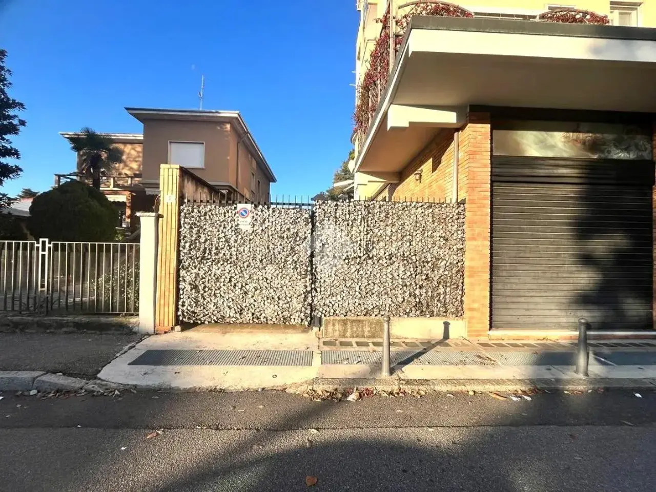 Ufficio in Via S. Pio X Papa Sarto 2, Busto Arsizio, {3} - Foto 2