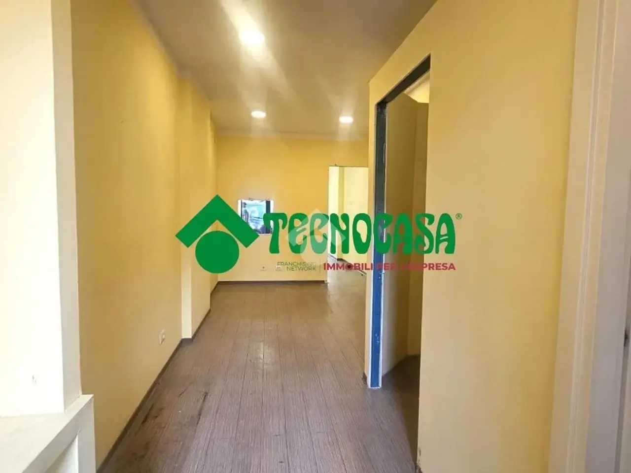 Negozio in Via di Novoli 85, Firenze, {3} - Foto 1