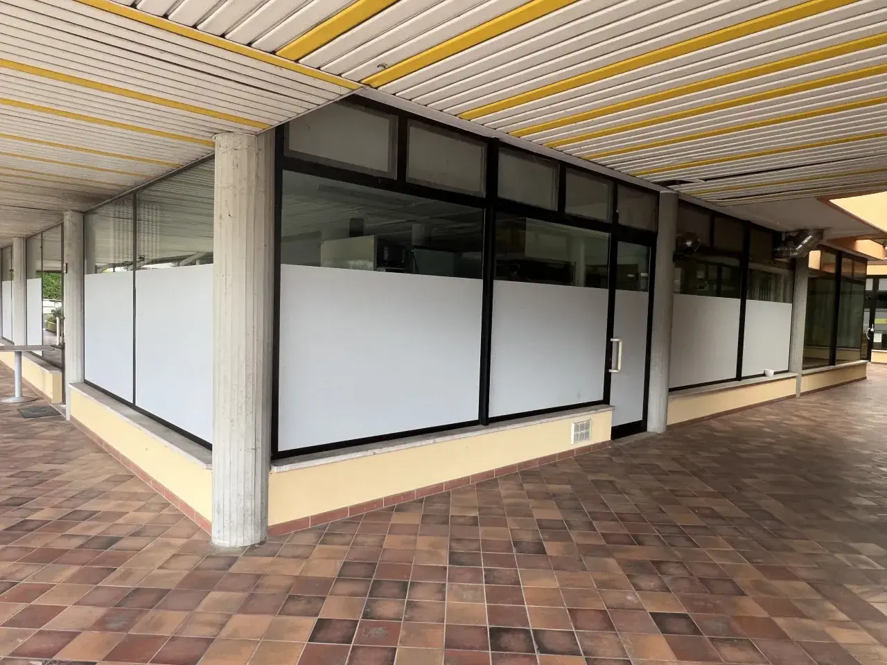 Esercizio commerciale in Via Galilei, Torrebelvicino, {3} - Foto 2