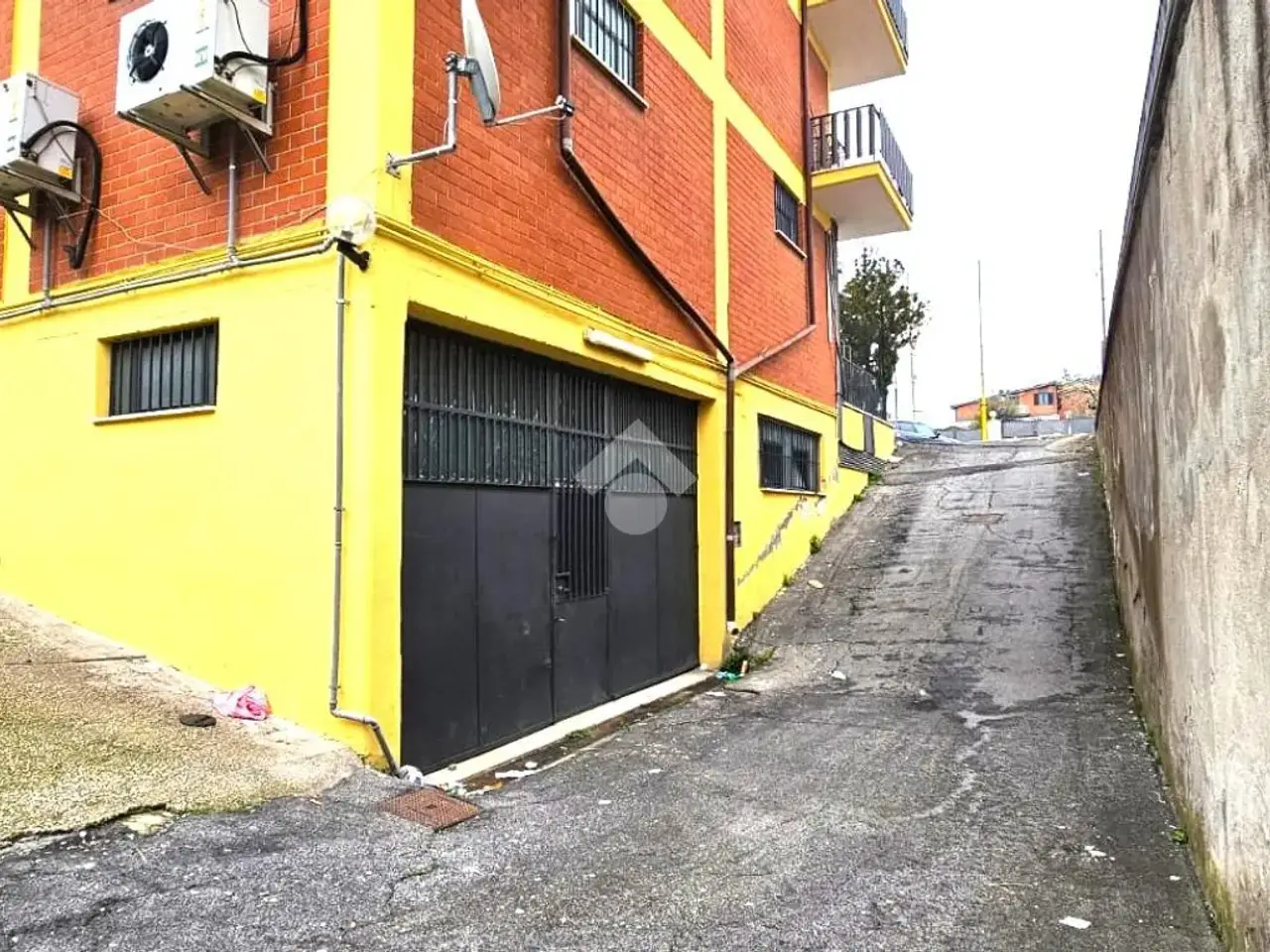 Magazzino in Via di Vermicino 154, Roma, {3} - Foto 1