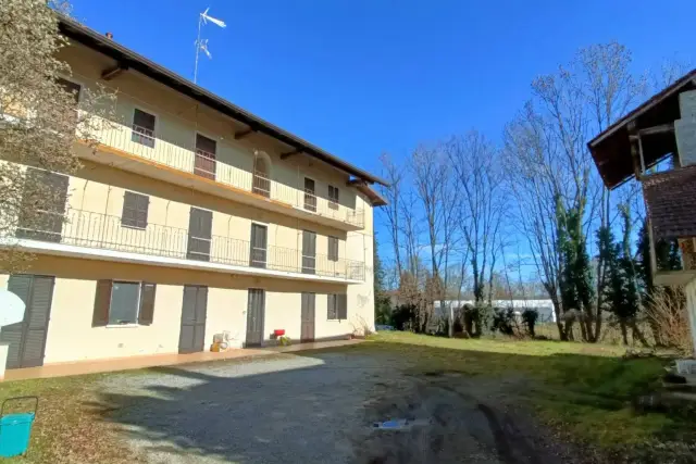 Mansion in Via Giuseppe Verdi 55, Borgomanero - Photo 1