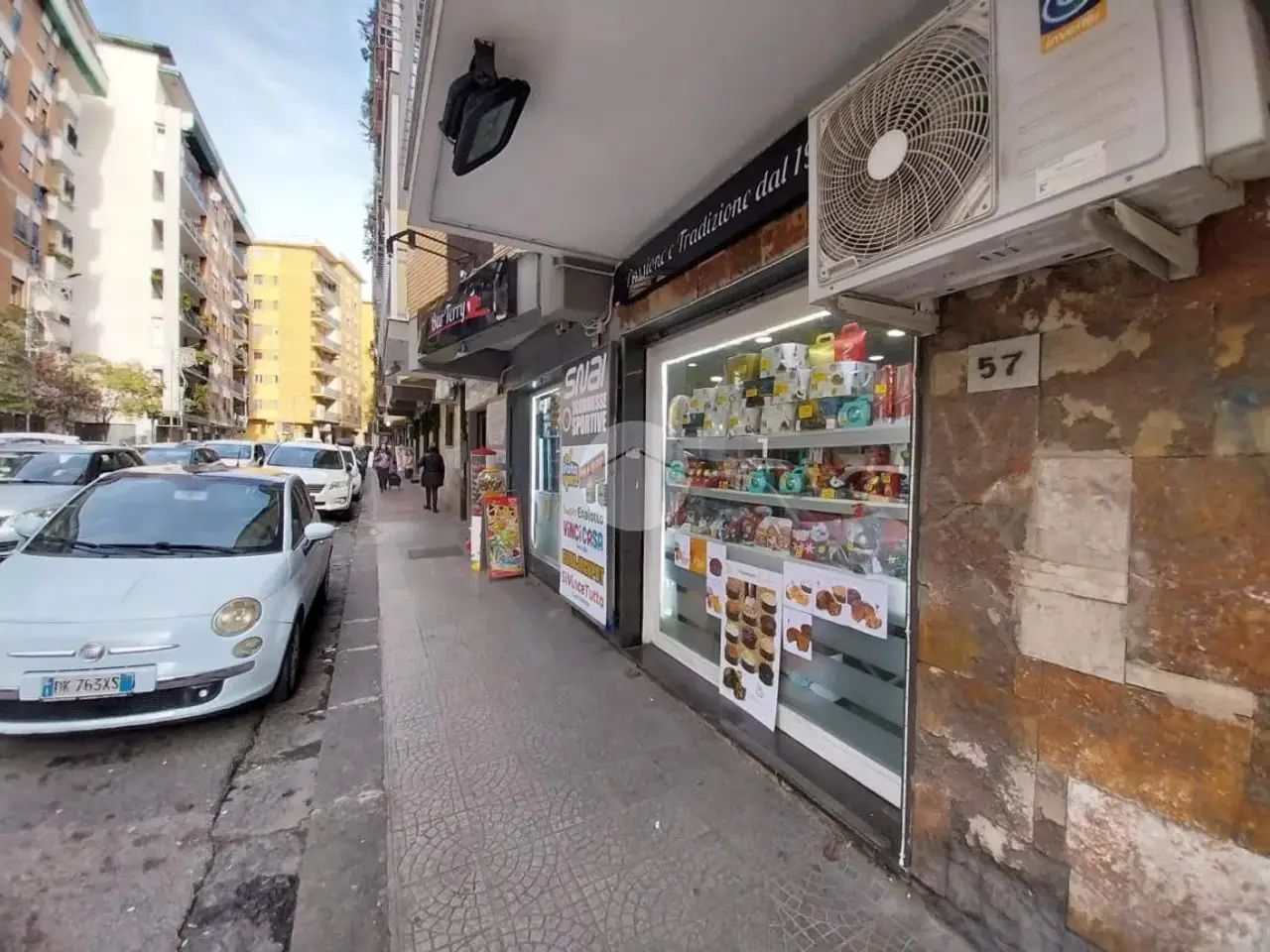 Negozio in Via Sigmund Freud 57, Napoli, {3} - Foto 1