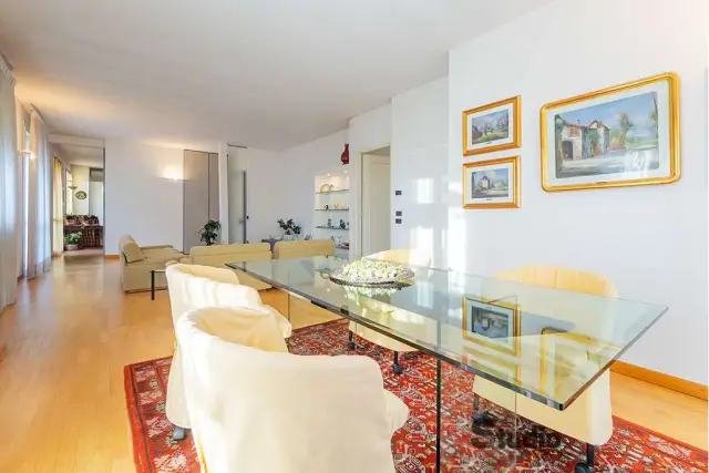 4-room flat in Piazza Manzoni  14, Oggiono - Photo 1