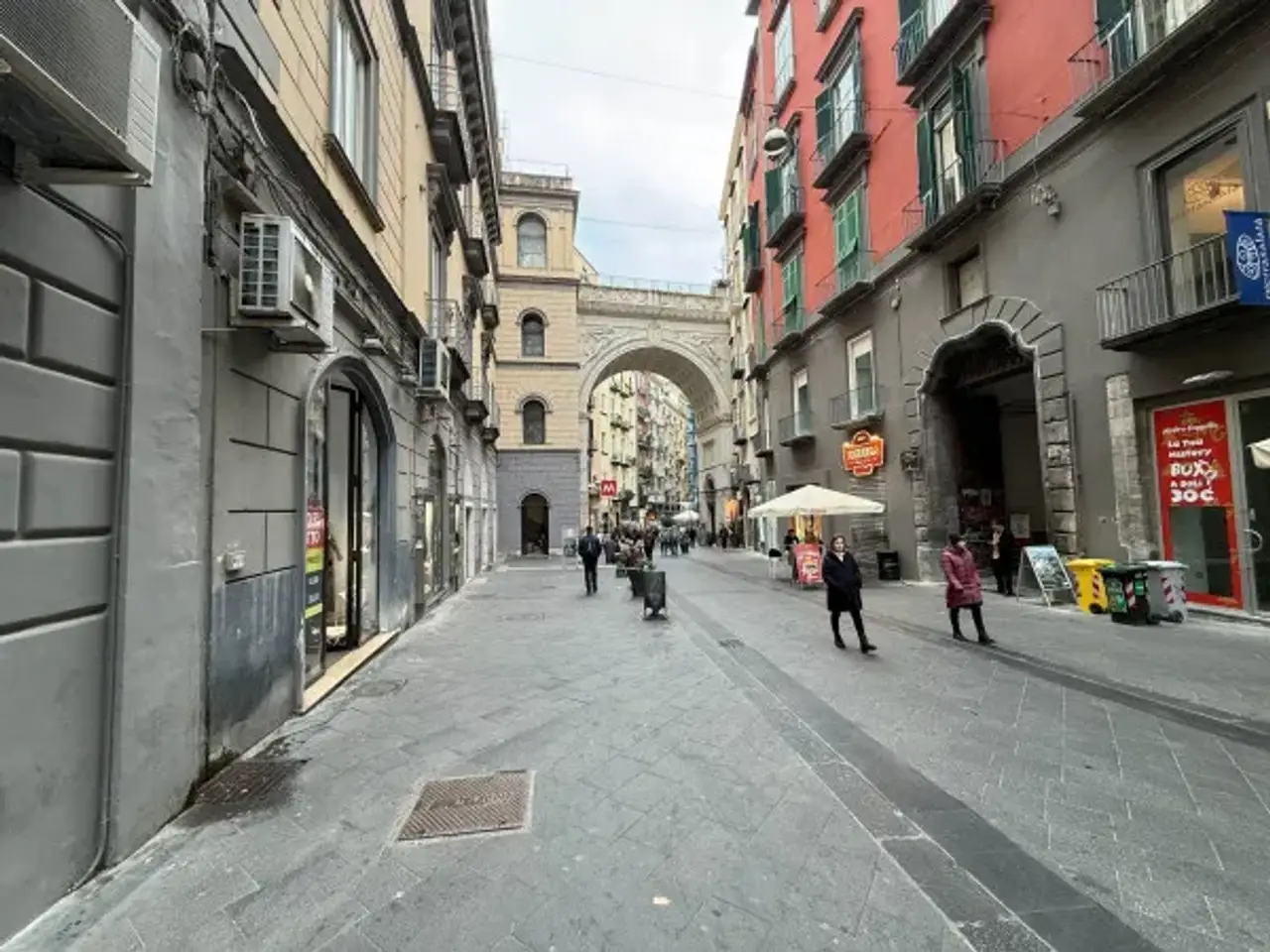Magazzino in Via Chiaia, Napoli, {3} - Foto 2