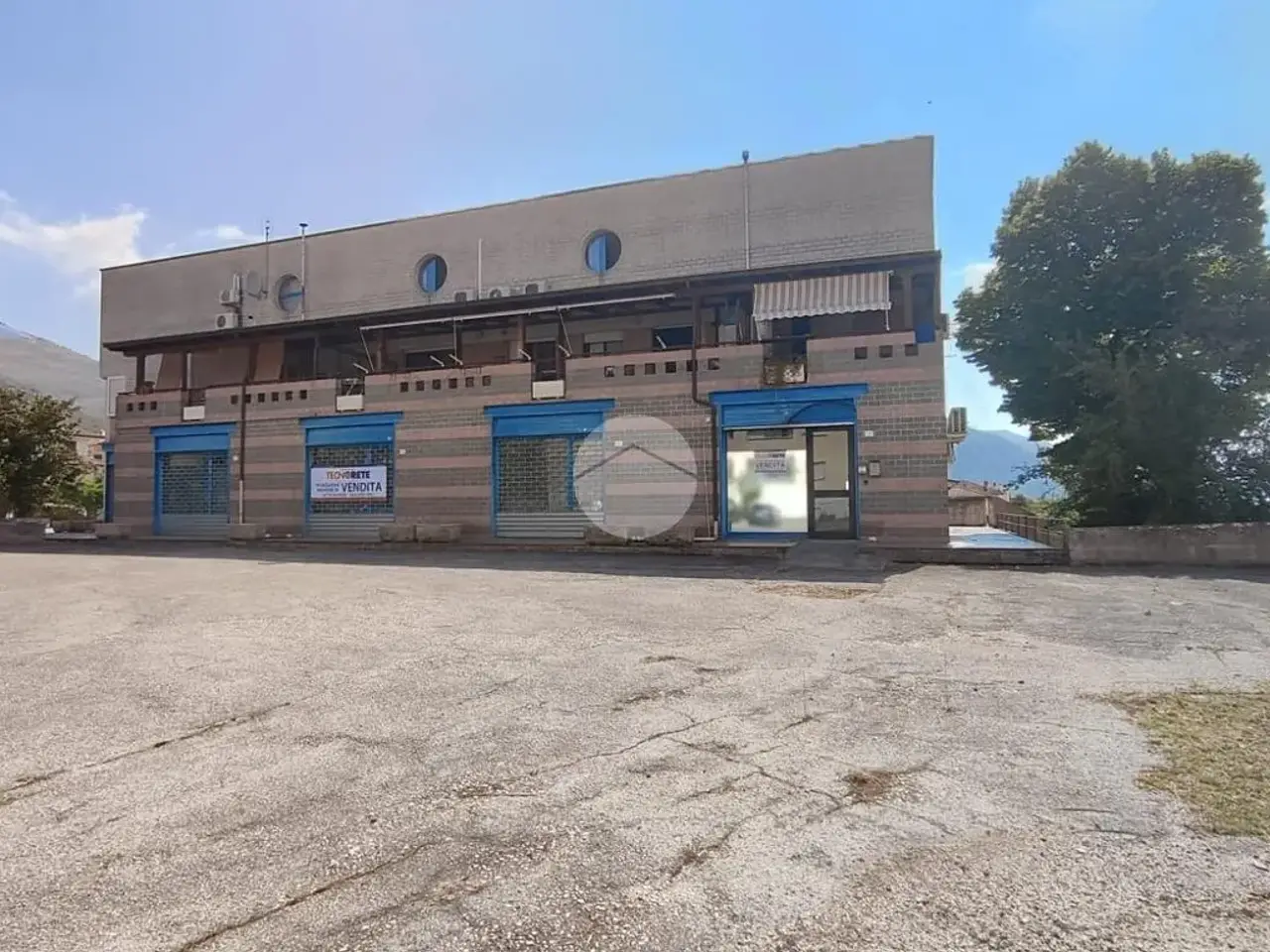 Ufficio in Viale Tiziano, Piedimonte San Germano, {3} - Foto 1