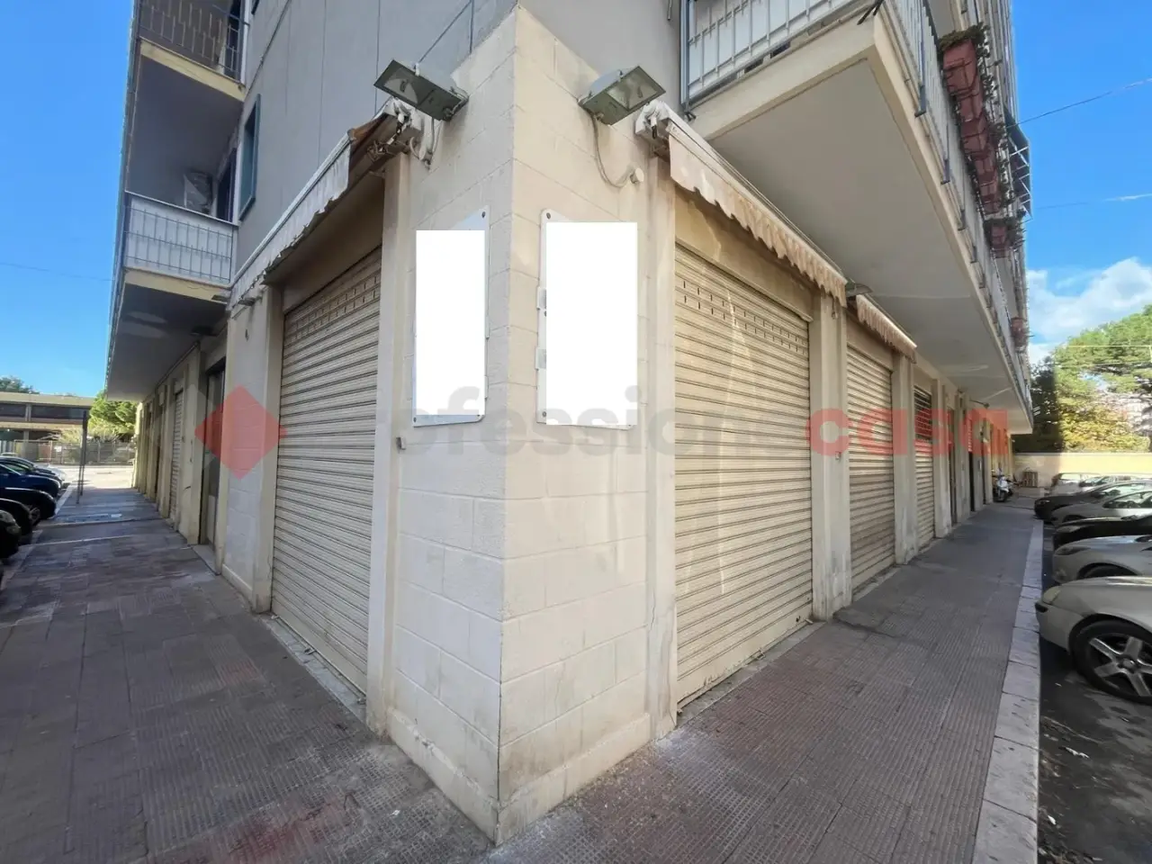 Esercizio commerciale in Via Sardegna, Modugno, {3} - Foto 1