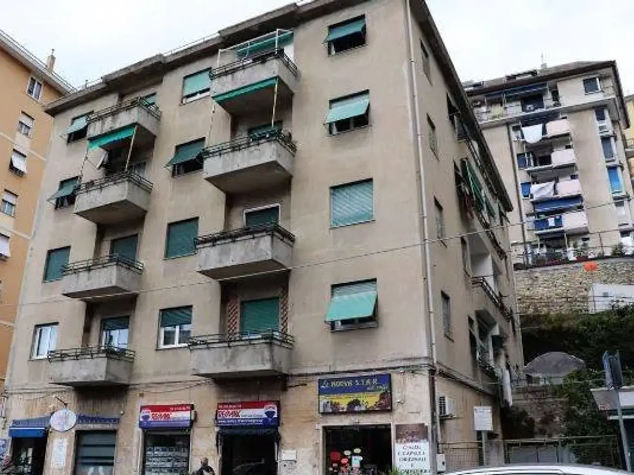 Locale commerciale in Via Piacenza, Genova, {3} - Foto 1