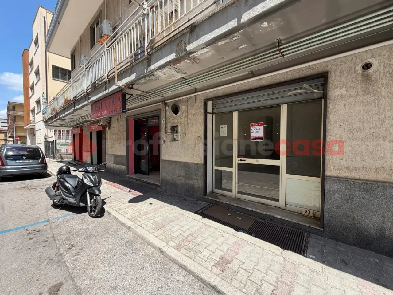Negozio in Via Lugnano  Snc, Santa Maria Capua Vetere, {3} - Foto 2