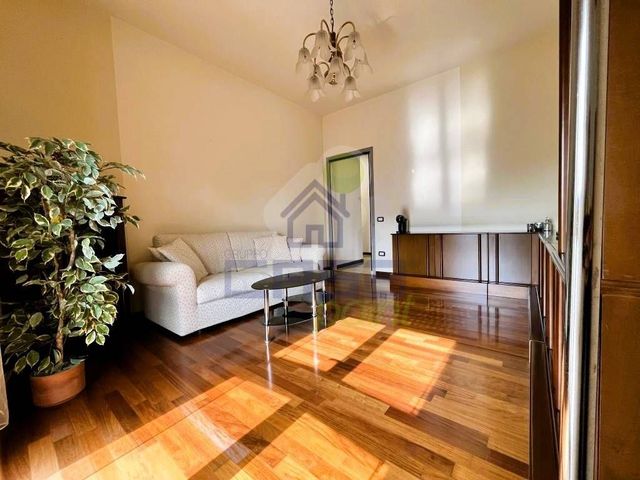 3-room flat in Viale Belfiore, 45, Asola - Photo 1