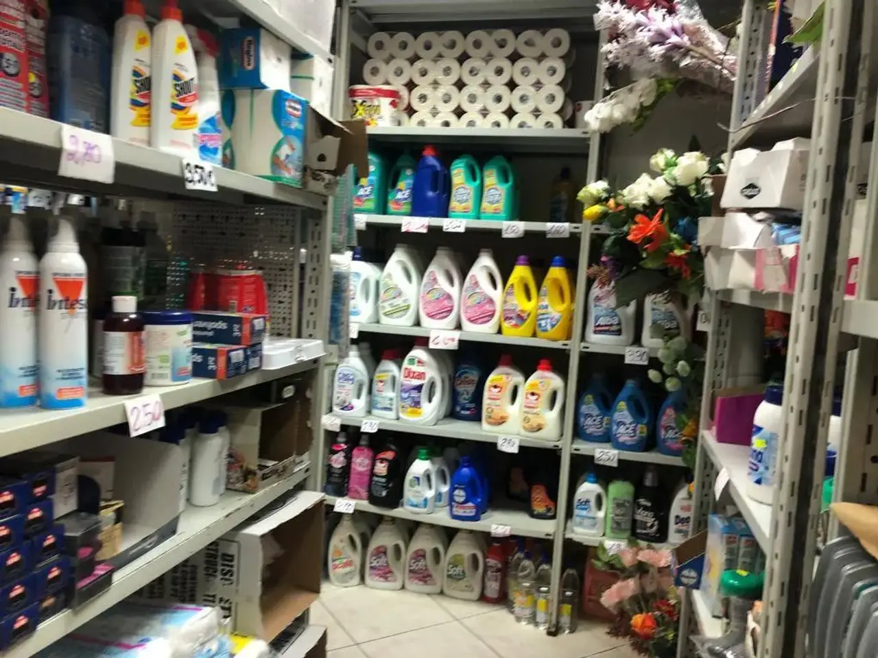 Locale commerciale in Via 4 Novembre, Marano Di Napoli, {3} - Foto 2