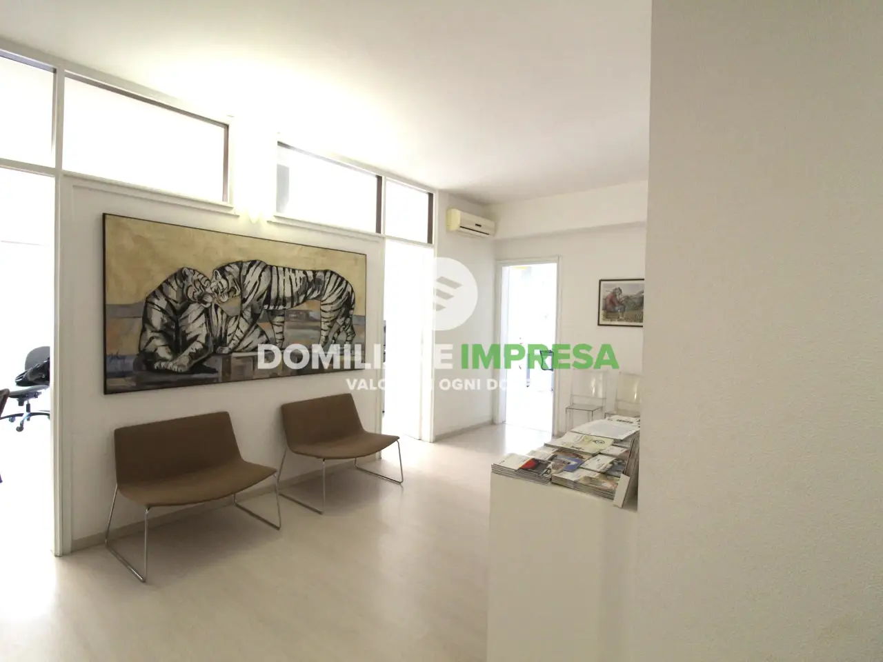 Ufficio in Piazza Mazzini Giuseppe 64, Lecce, {3} - Foto 2