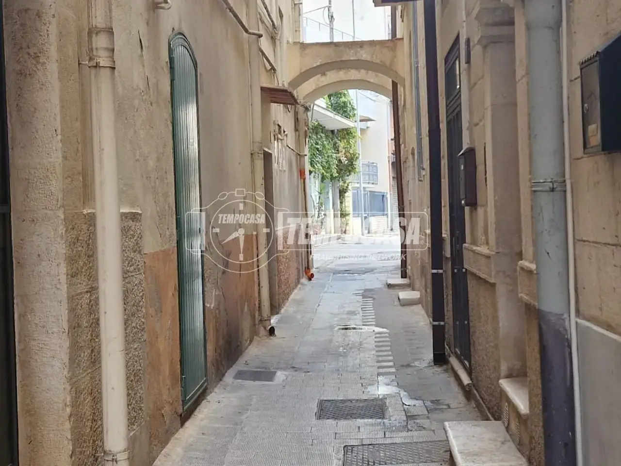 Magazzino in Via Caldora, Capurso, {3} - Foto 1