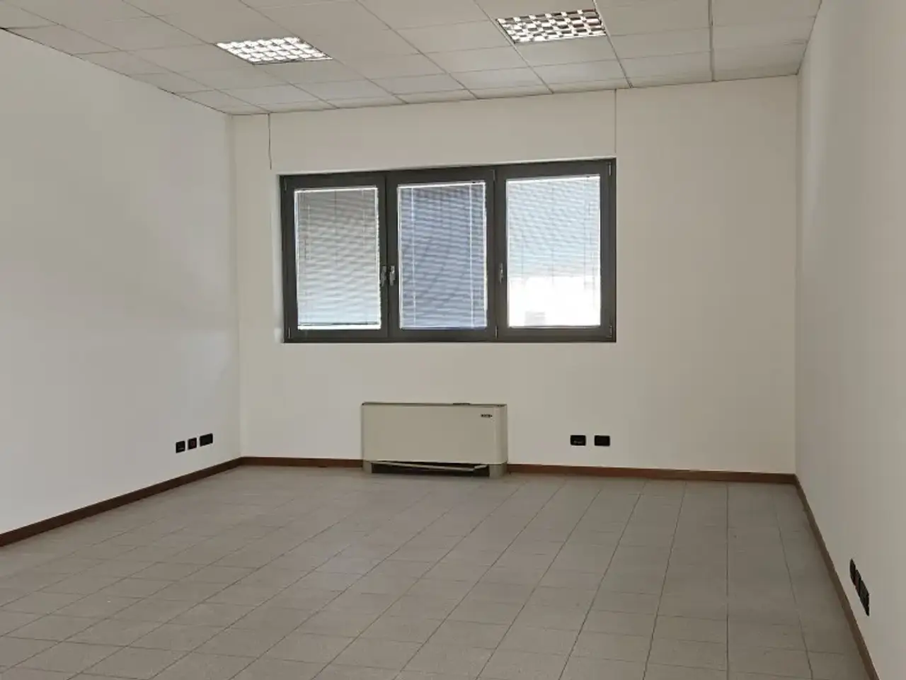 Ufficio in Via Cavour, Este, {3} - Foto 1