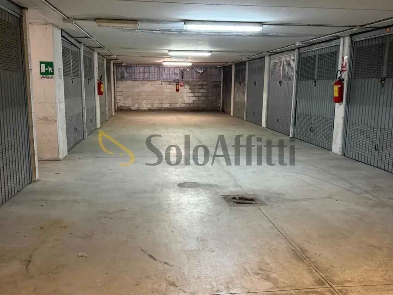 Parcheggio chiuso in Via Carlo Zucchi, Modena, {3} - Foto 2
