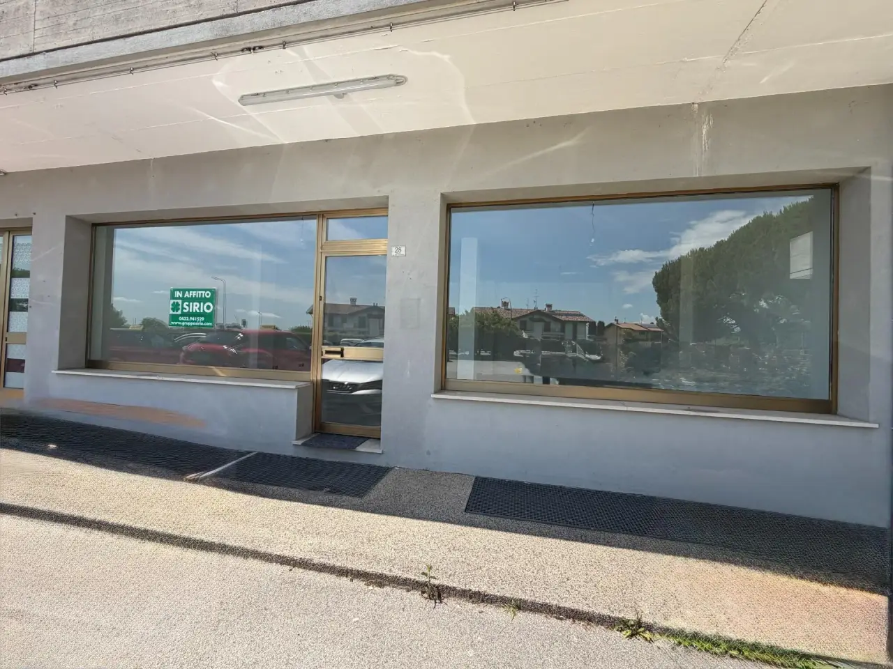 Locale commerciale in Viale Alcide De Gasperi 28, Dignano, {3} - Foto 1